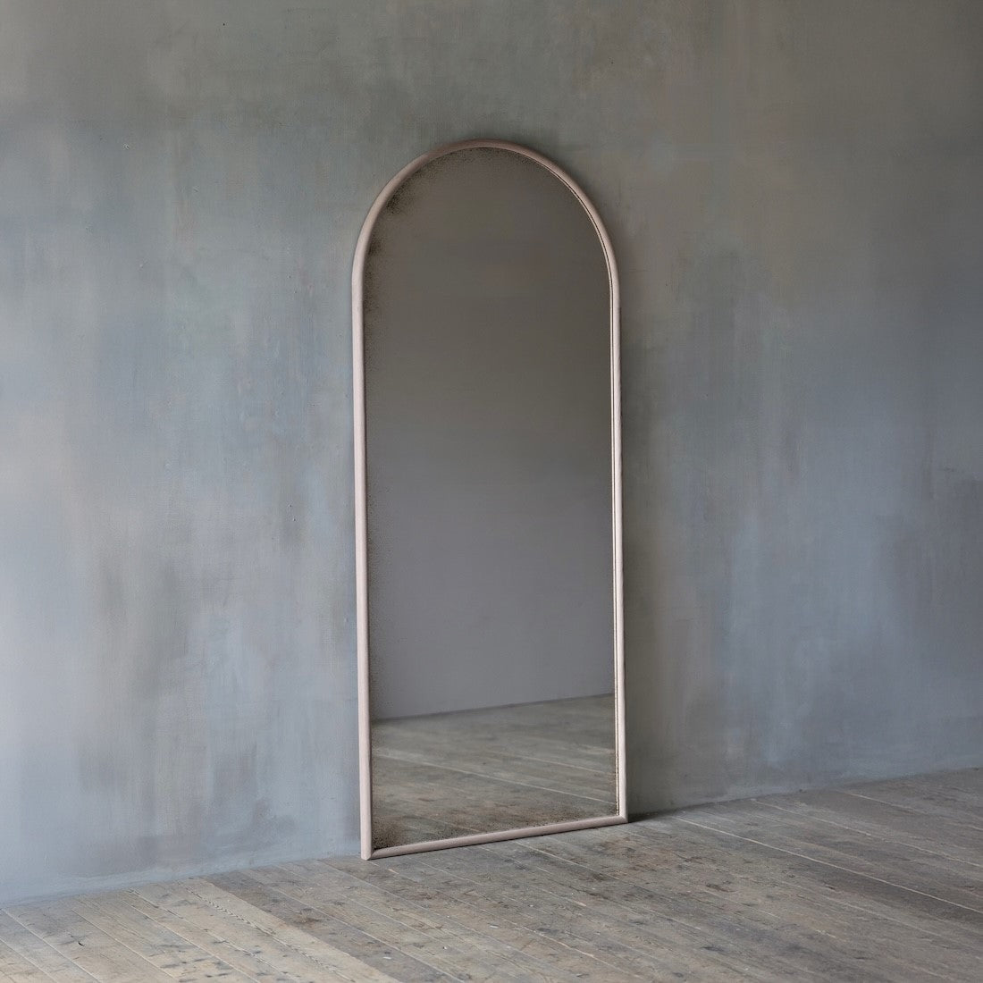The newlight mirror