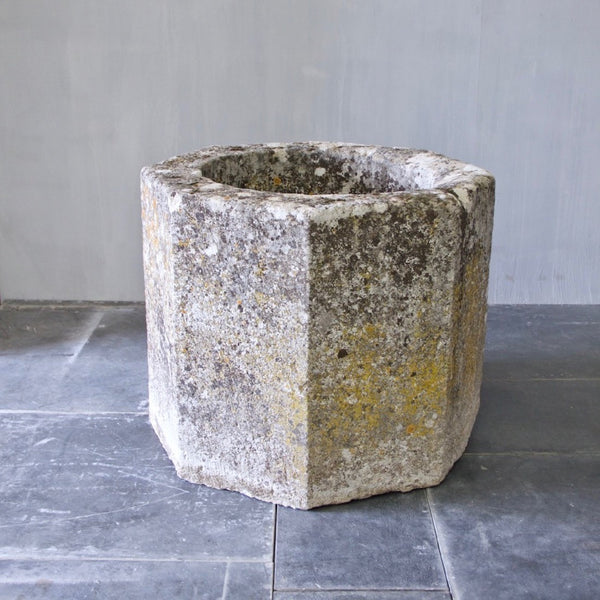 A limestone well head