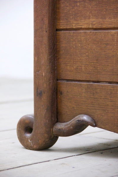 An oak Arts & Crafts log box