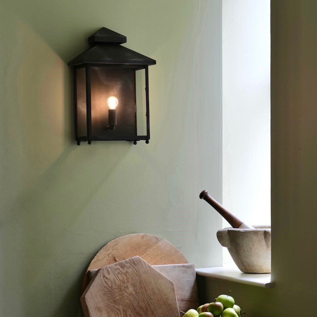 The galley wall lantern (painted)