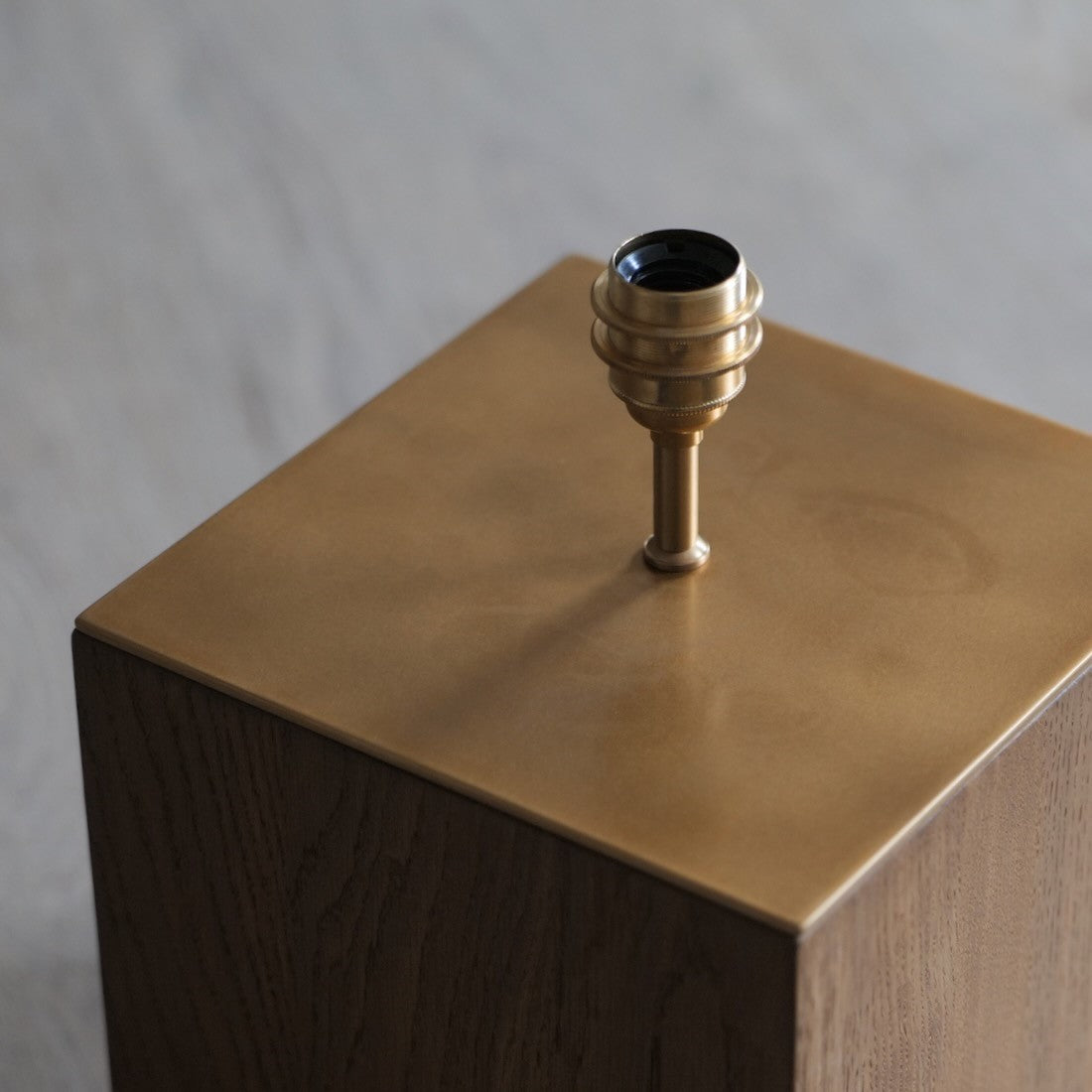 The form lamp | cube