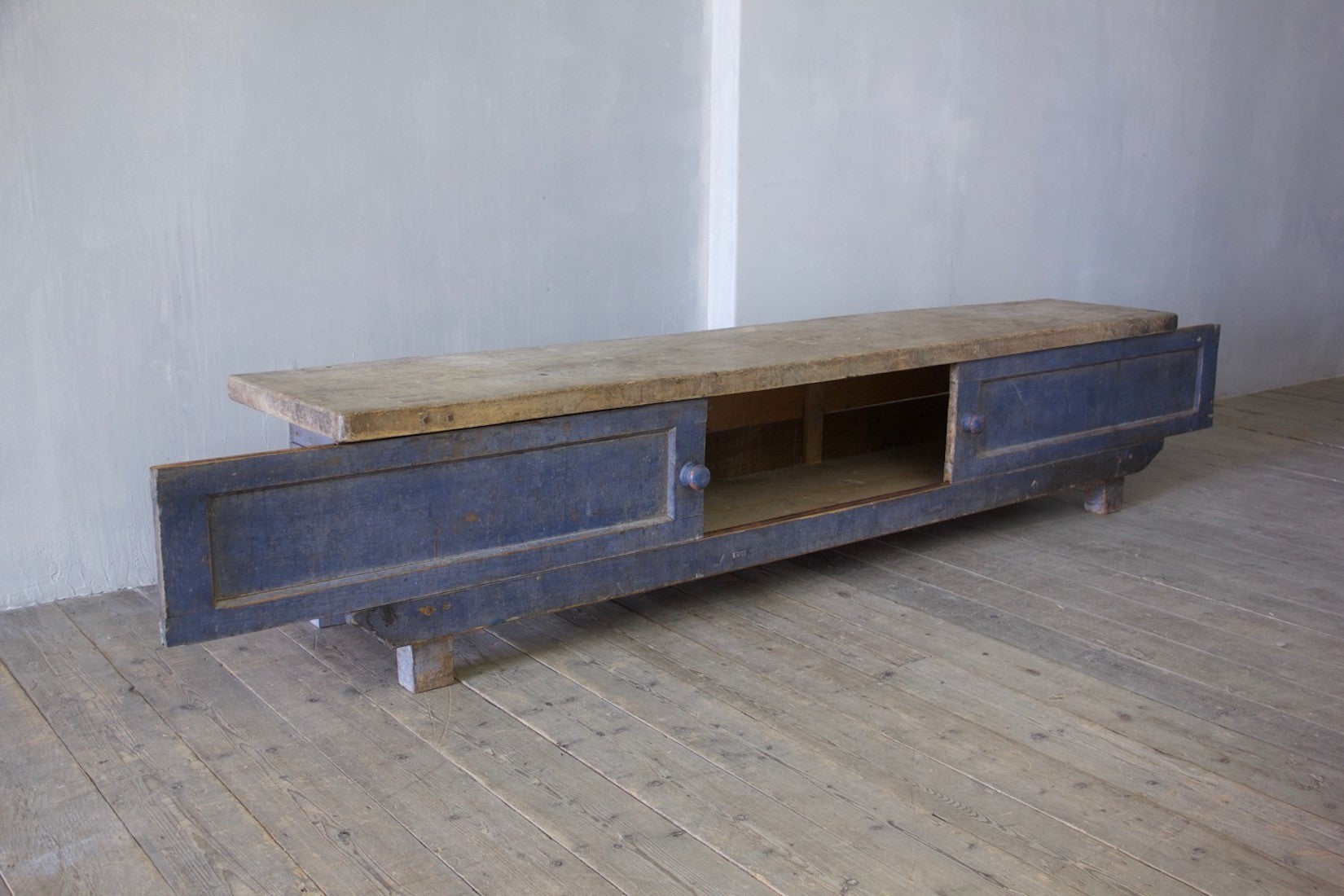 An Italian bench cupboard