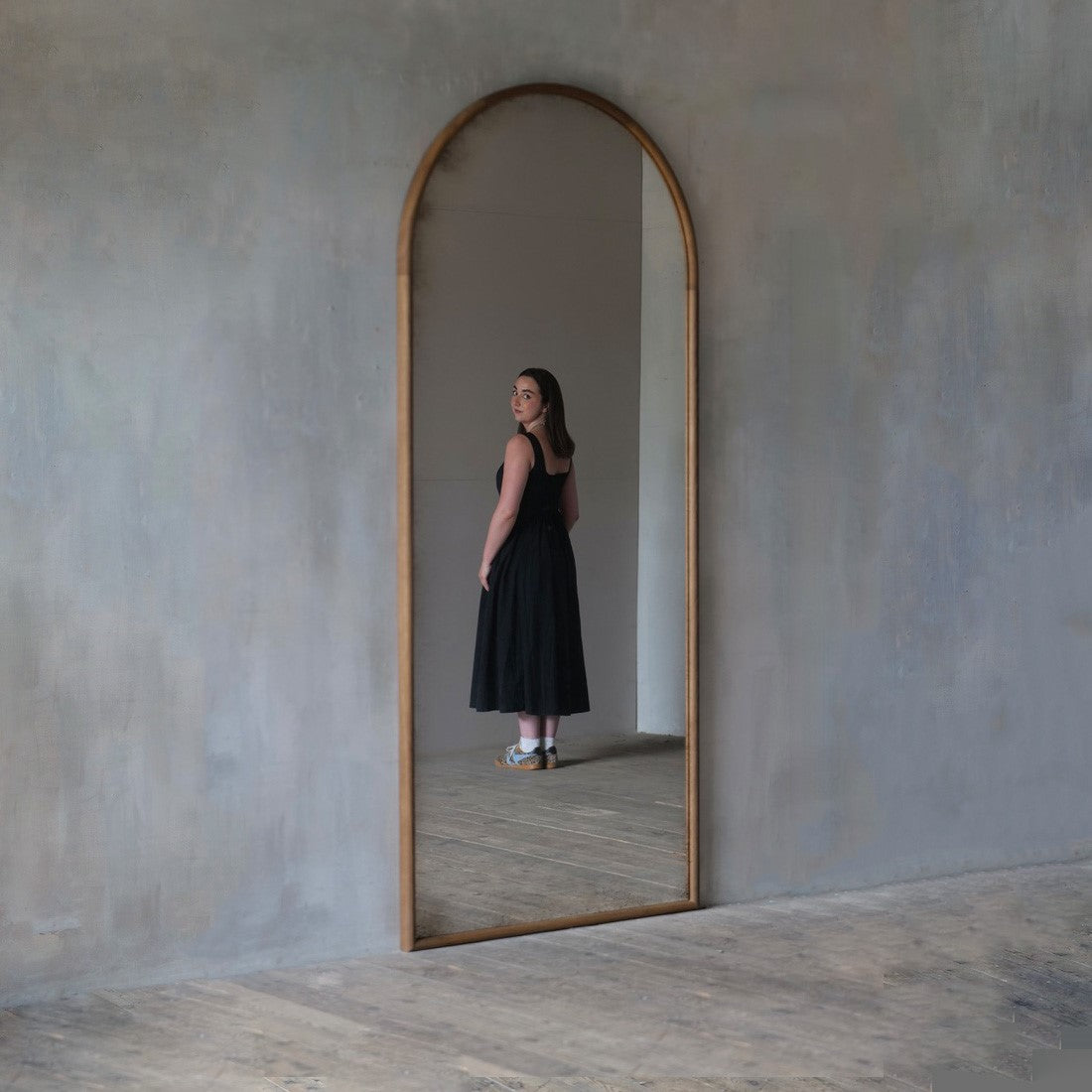 The newlight mirror