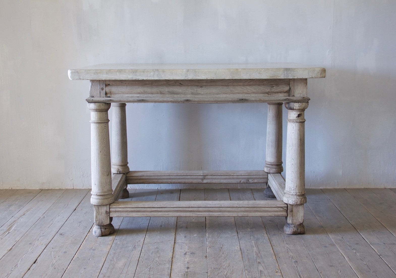 An Elizabethan table