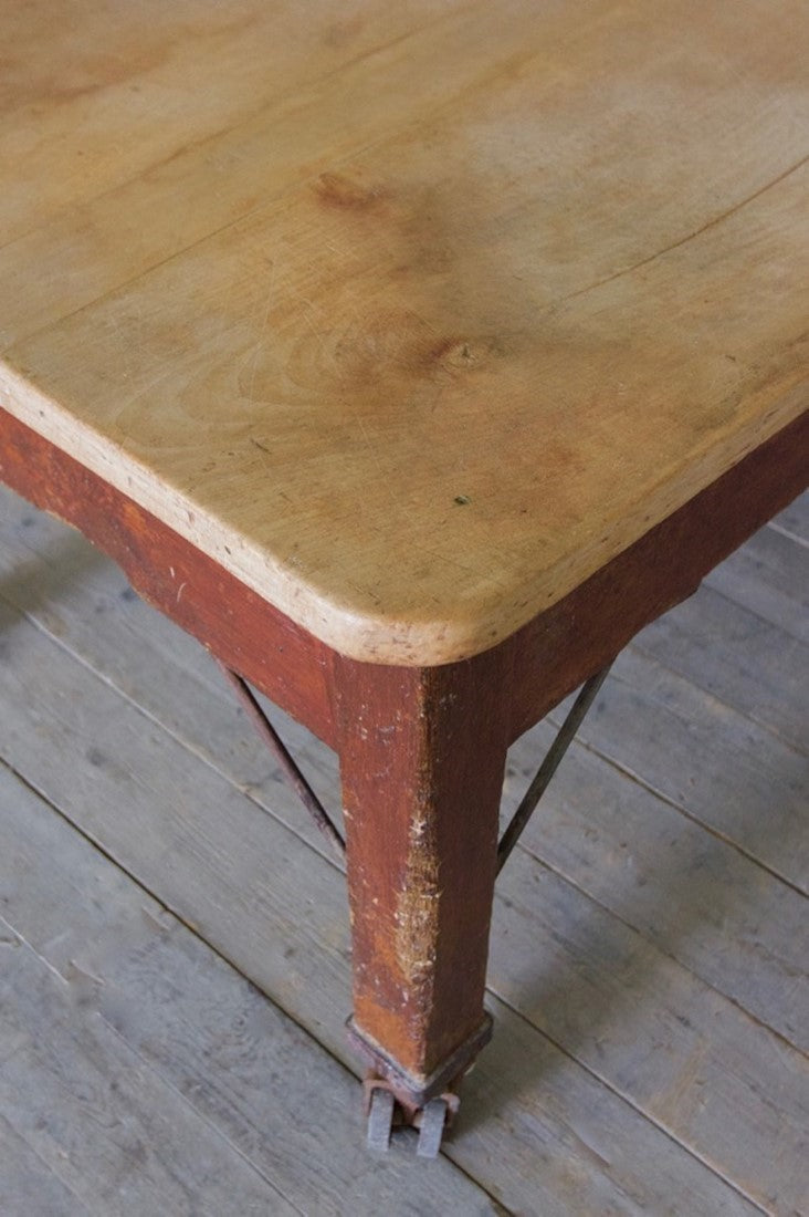 A C19th English preparation table