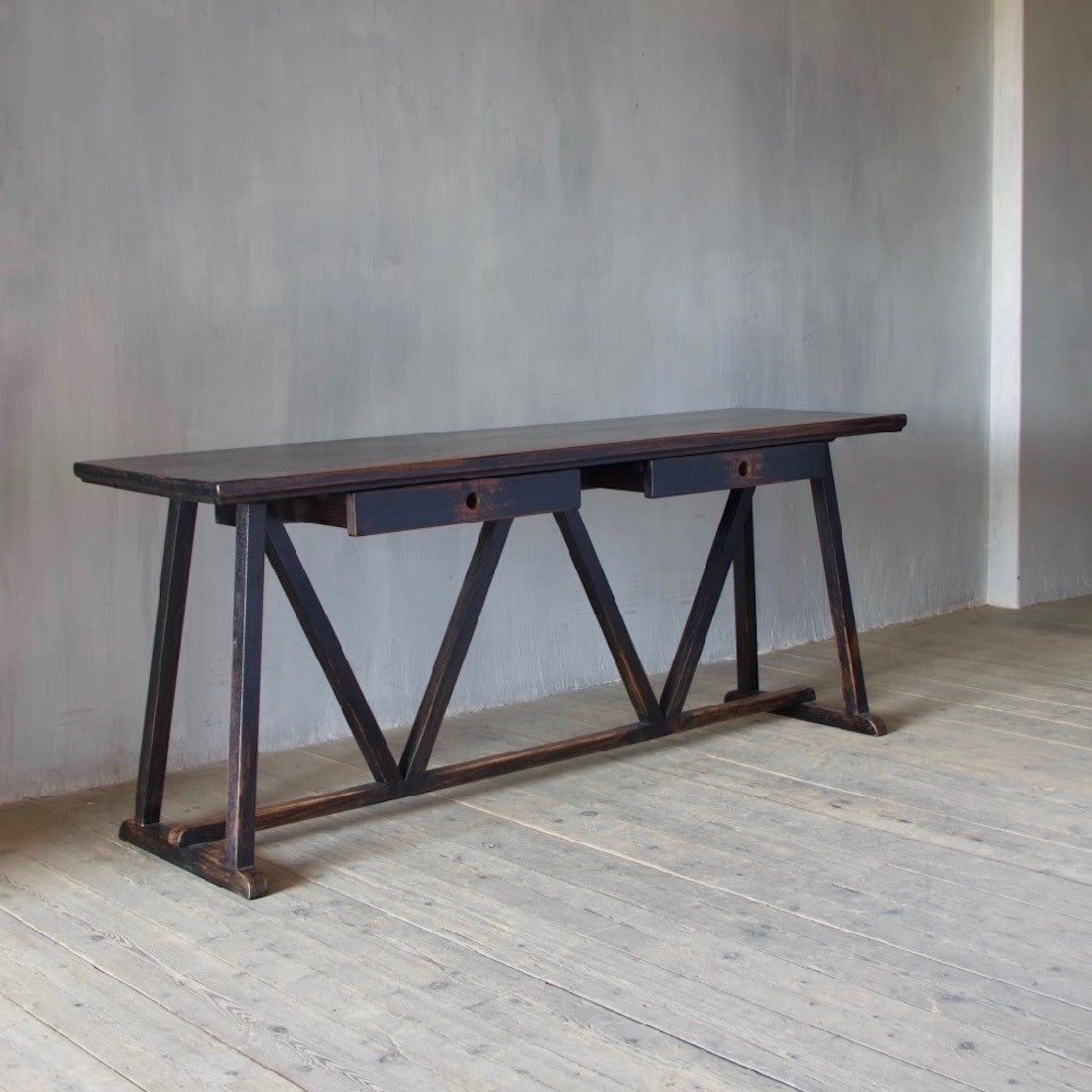 The pyramid table