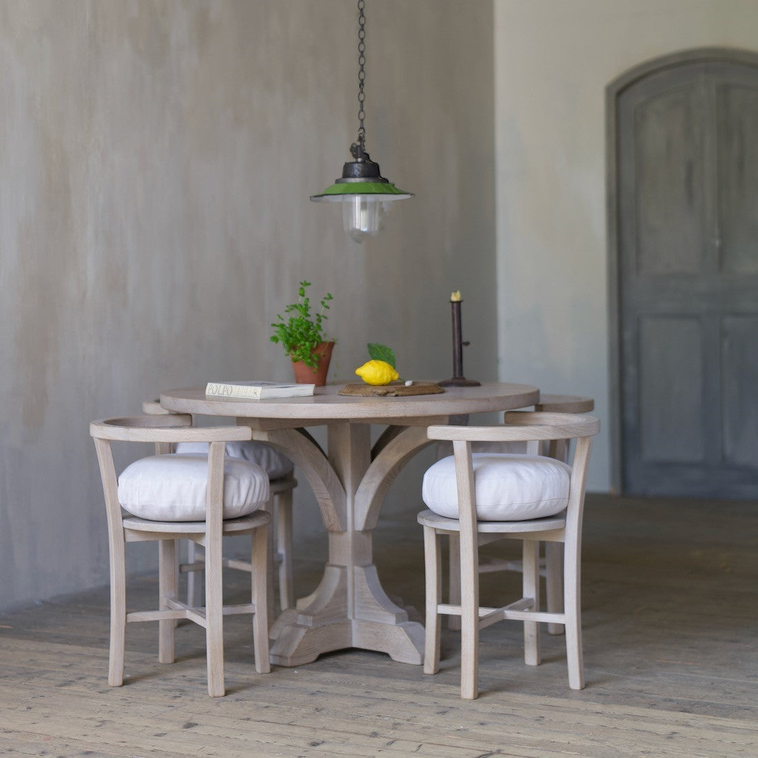 The fotheringhay table (circular)