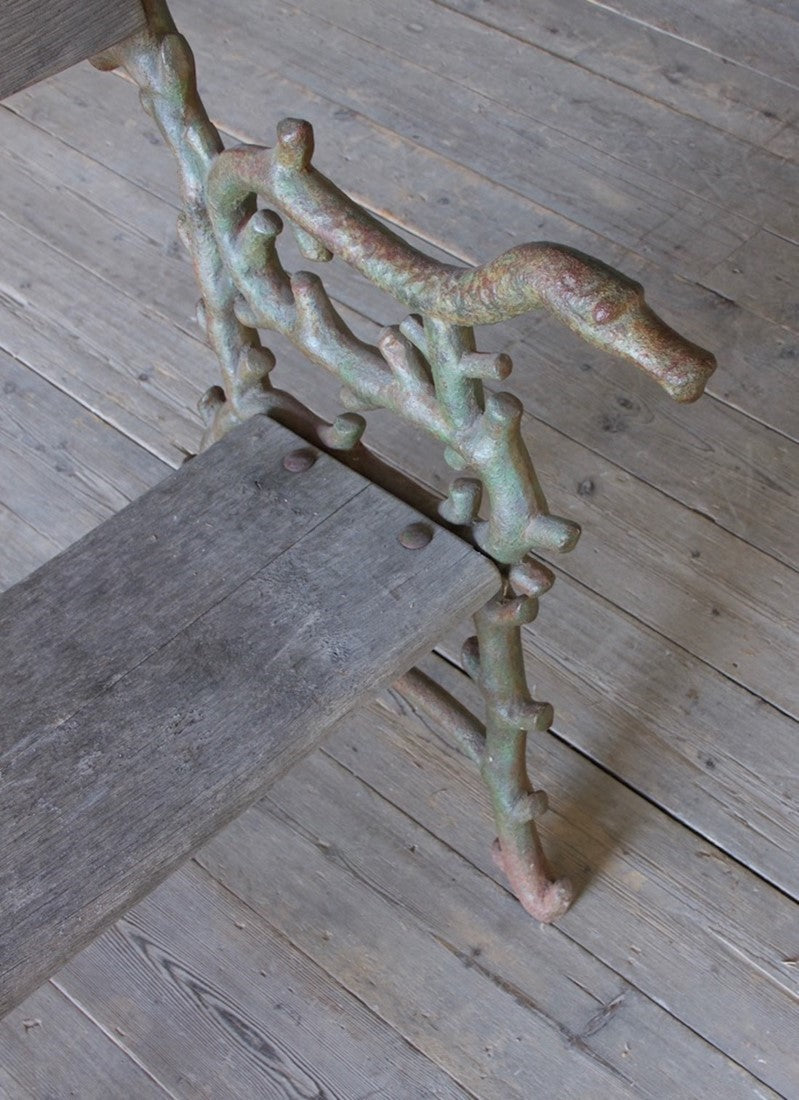 A serpent bench