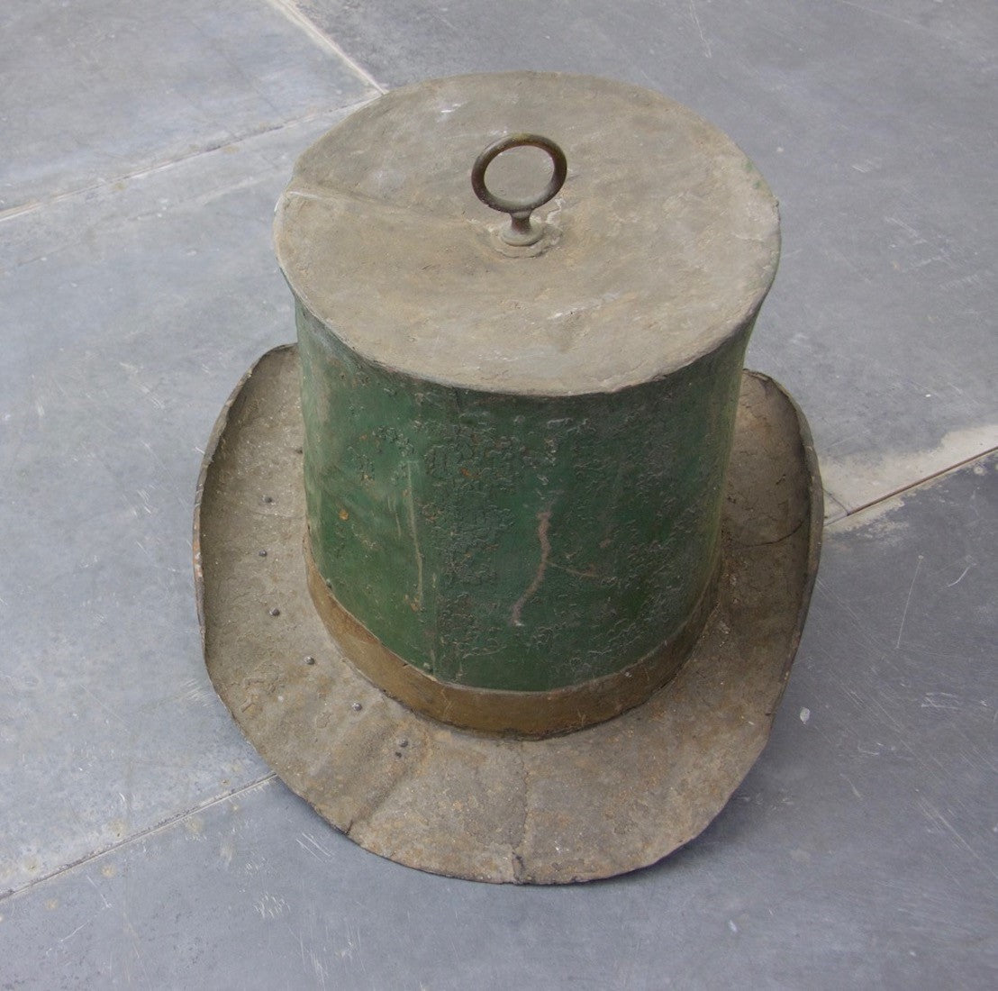 A C19th hatter's shop sign