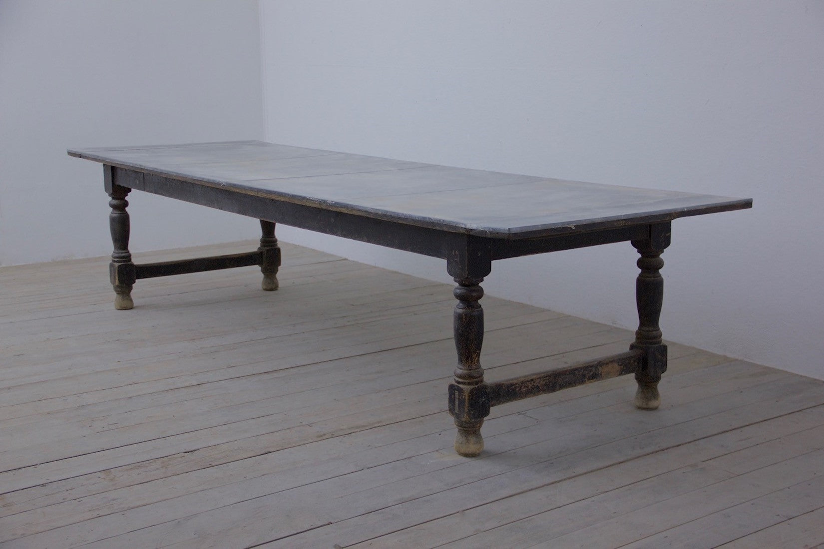 A C19th Irish refectory table