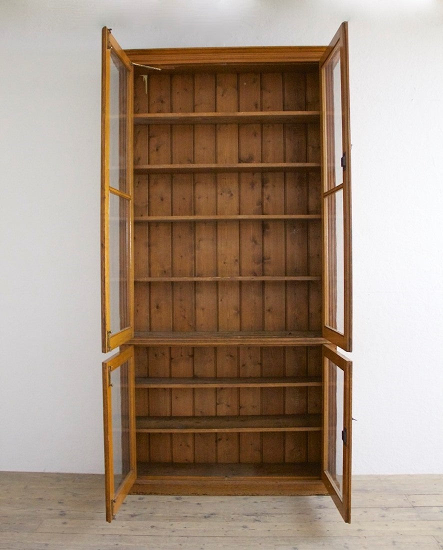 A late C19th oak library cabinet