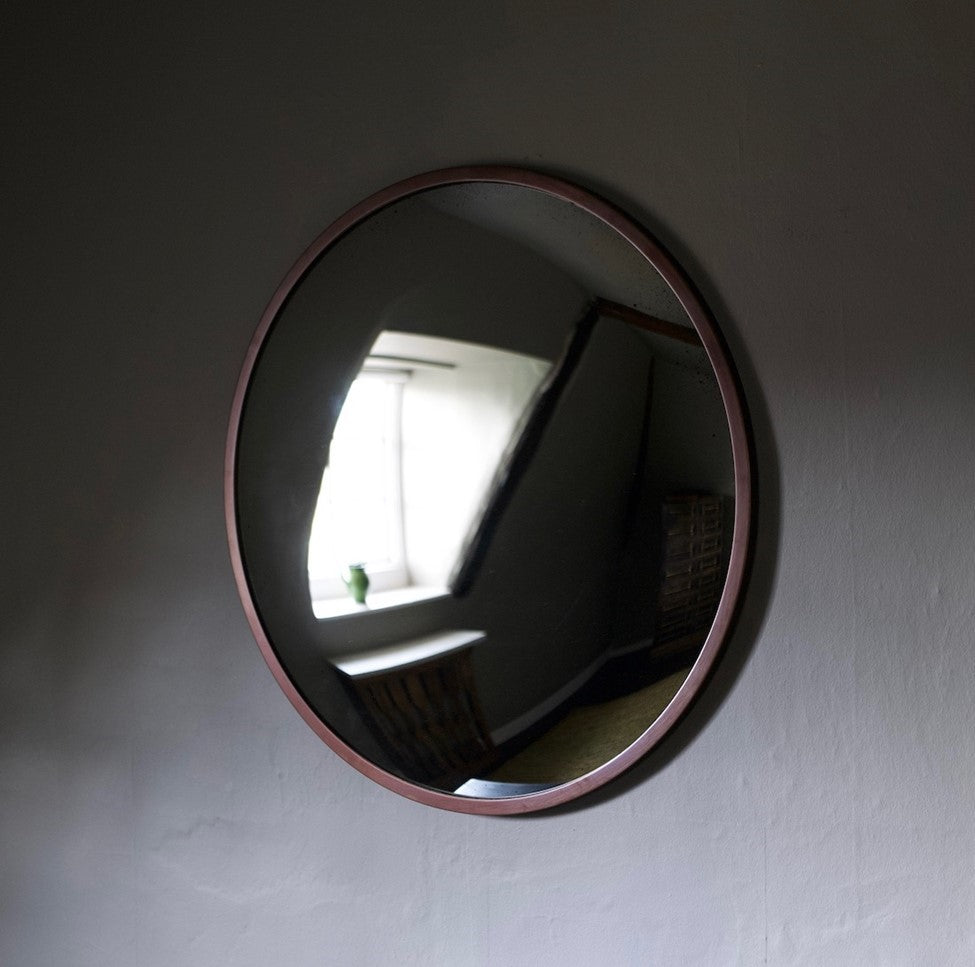 The oculus convex mirror