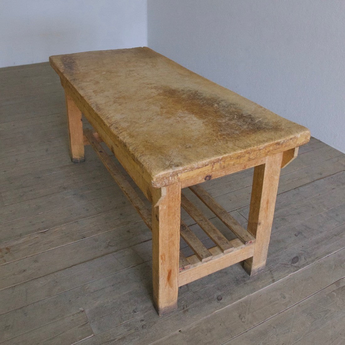 A sycamore-topped preparation table