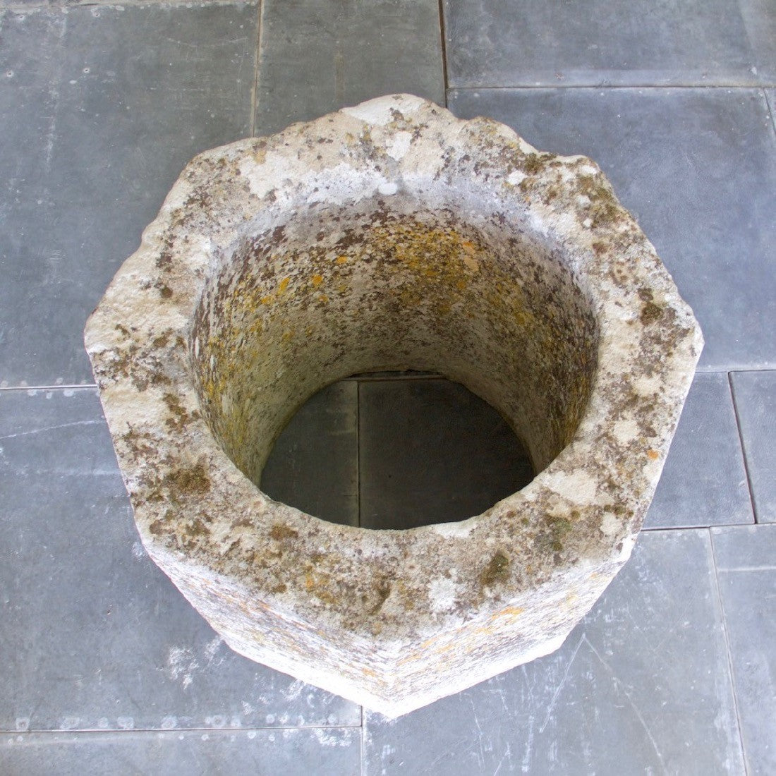 A limestone well head