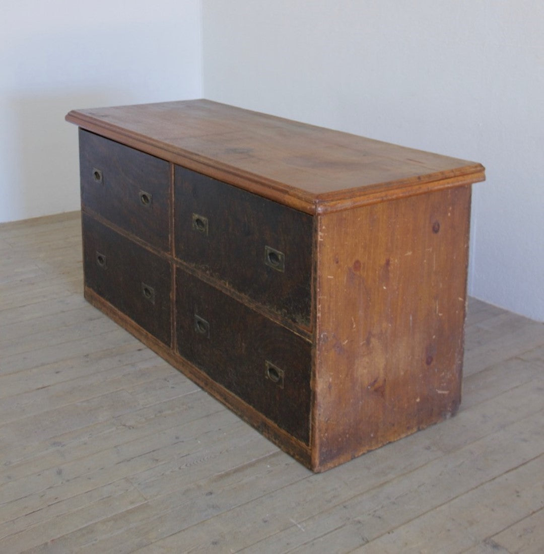 A pair of Draper's counters