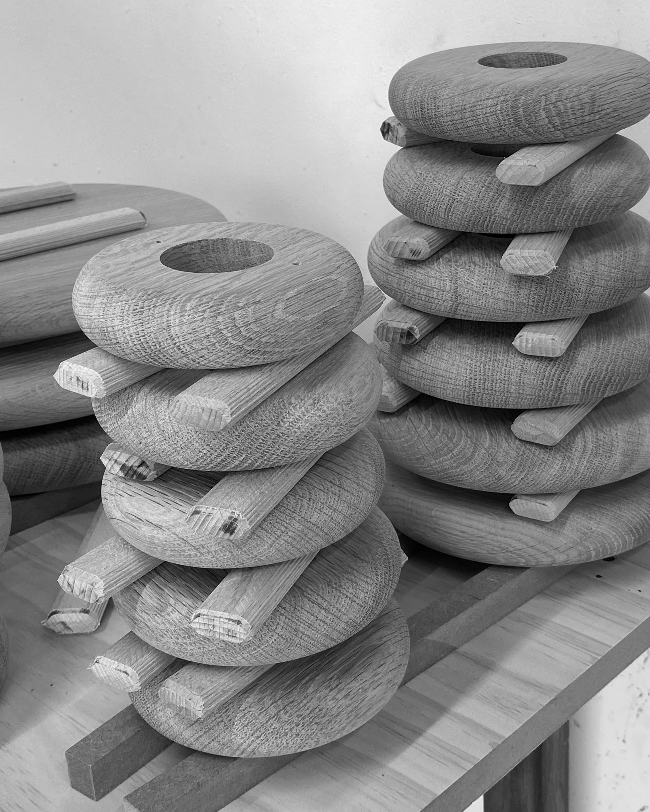 The socle table