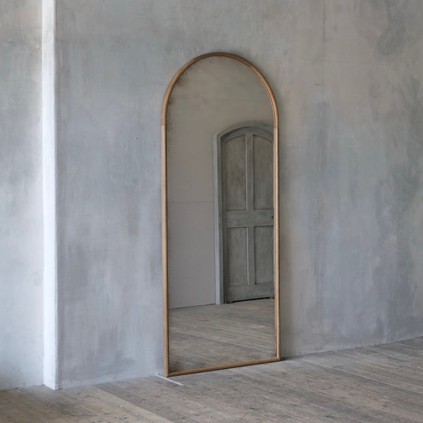 The newlight mirror