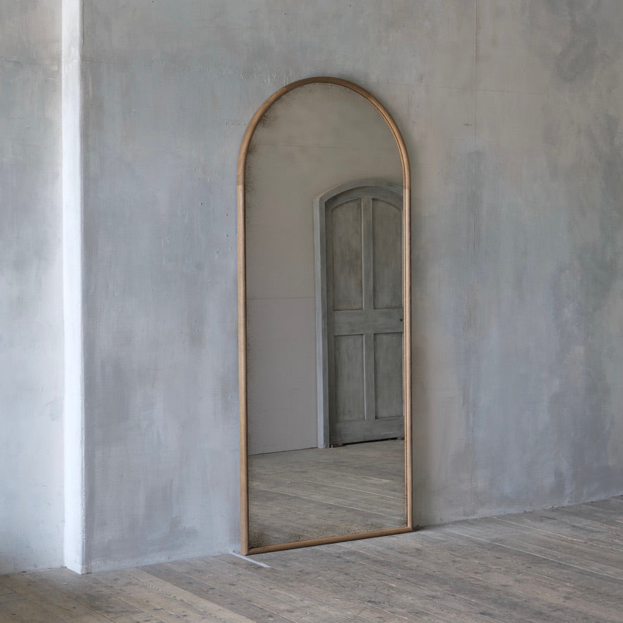 The newlight mirror