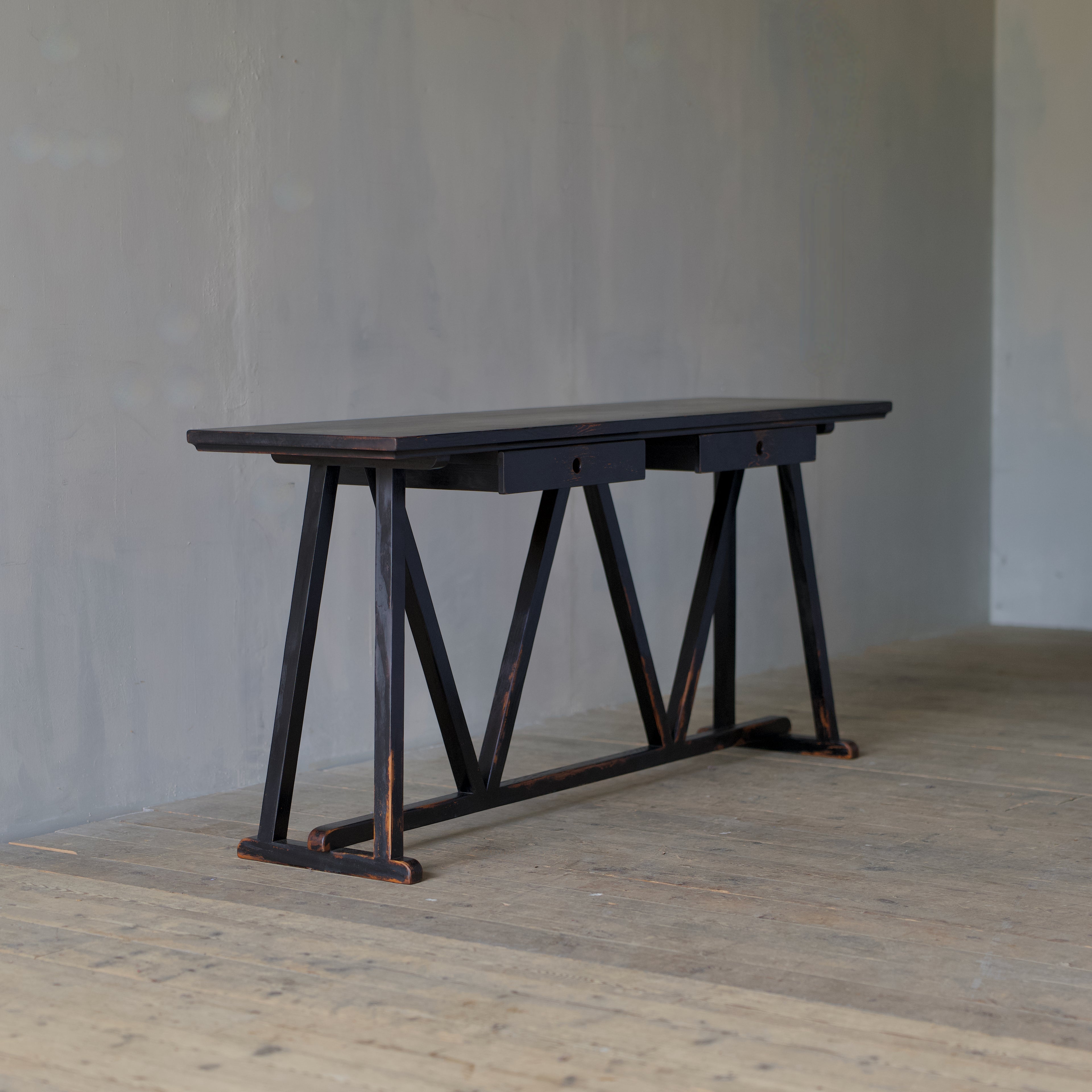 The pyramid table