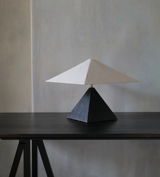 The form lamp | pyramid