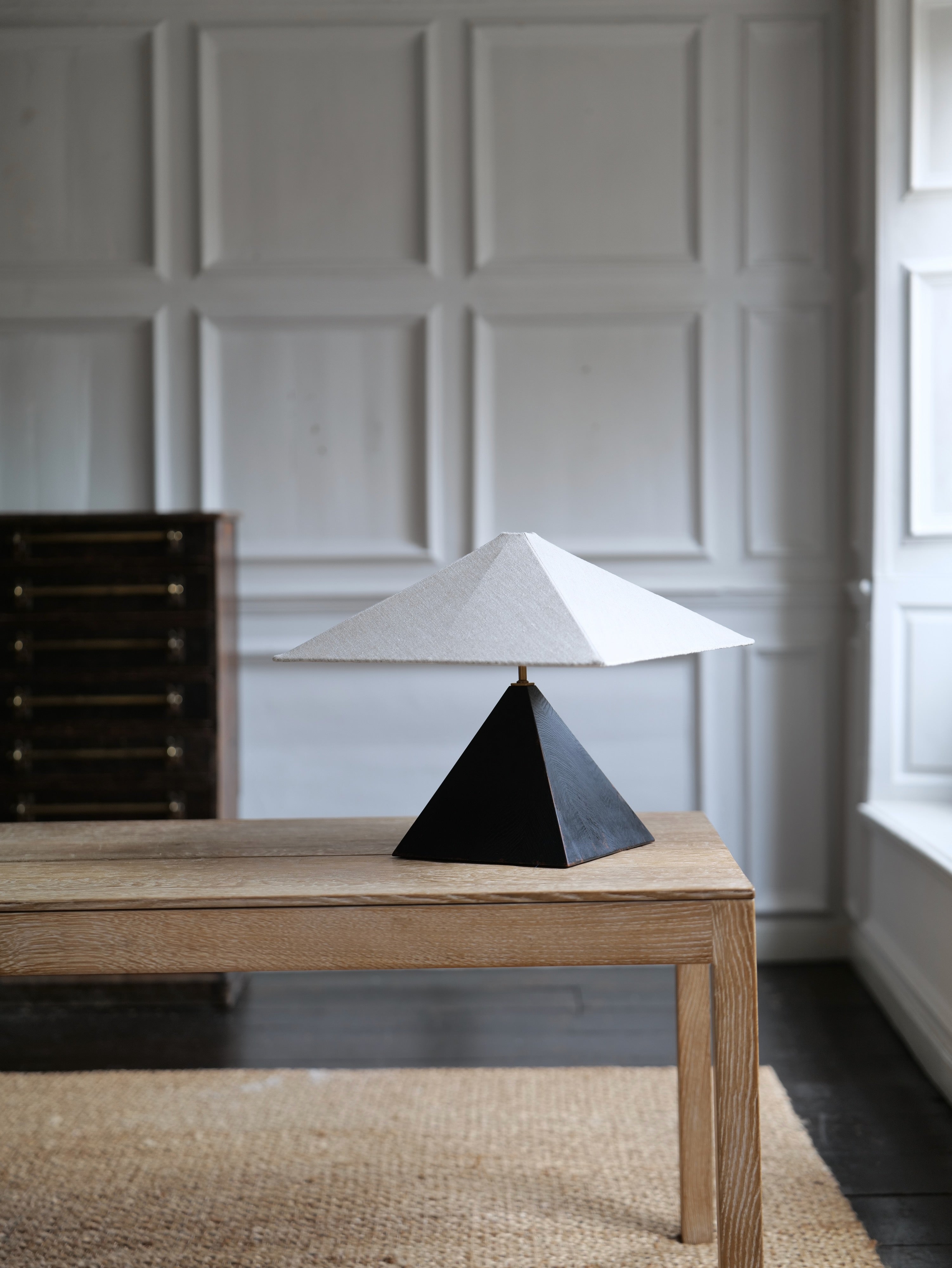 The form lamp | pyramid