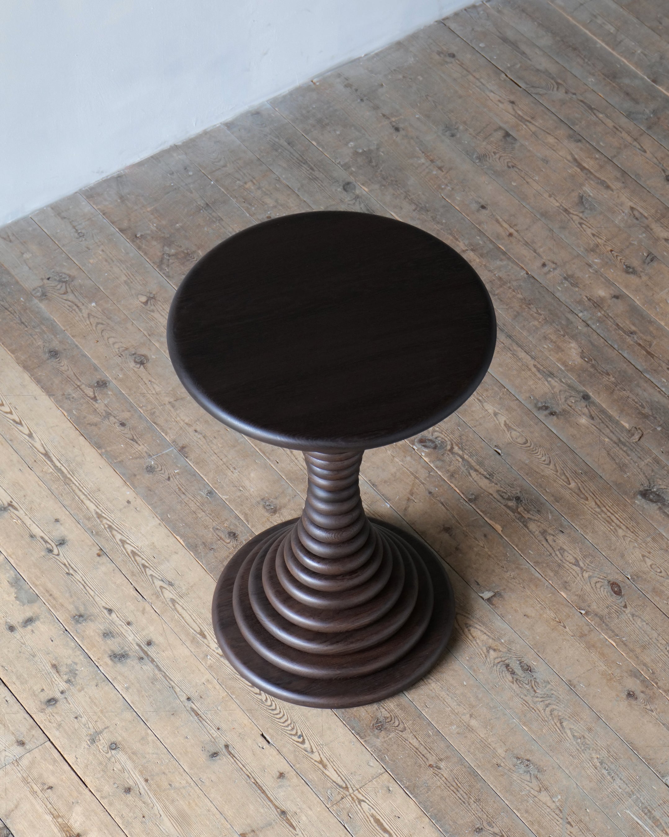 The socle table
