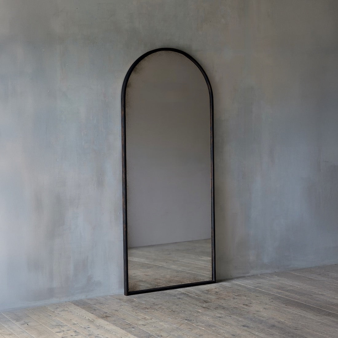 The newlight mirror