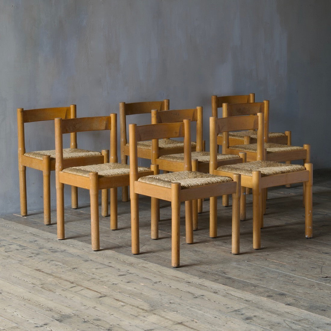 A set of eight Carimate single chairs