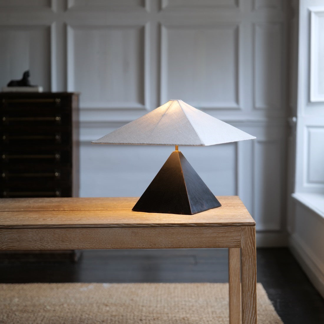 The form lamp | pyramid