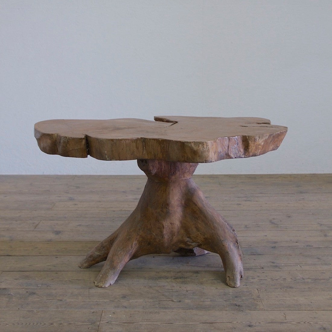A mid C20th root table
