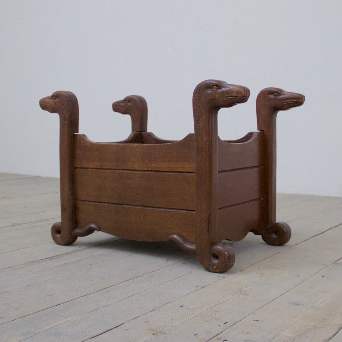 An oak Arts & Crafts log box