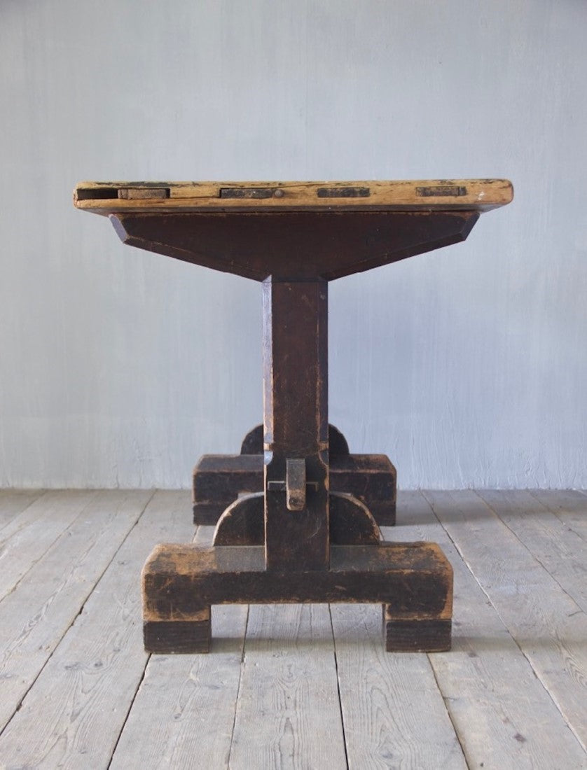A pine tavern table