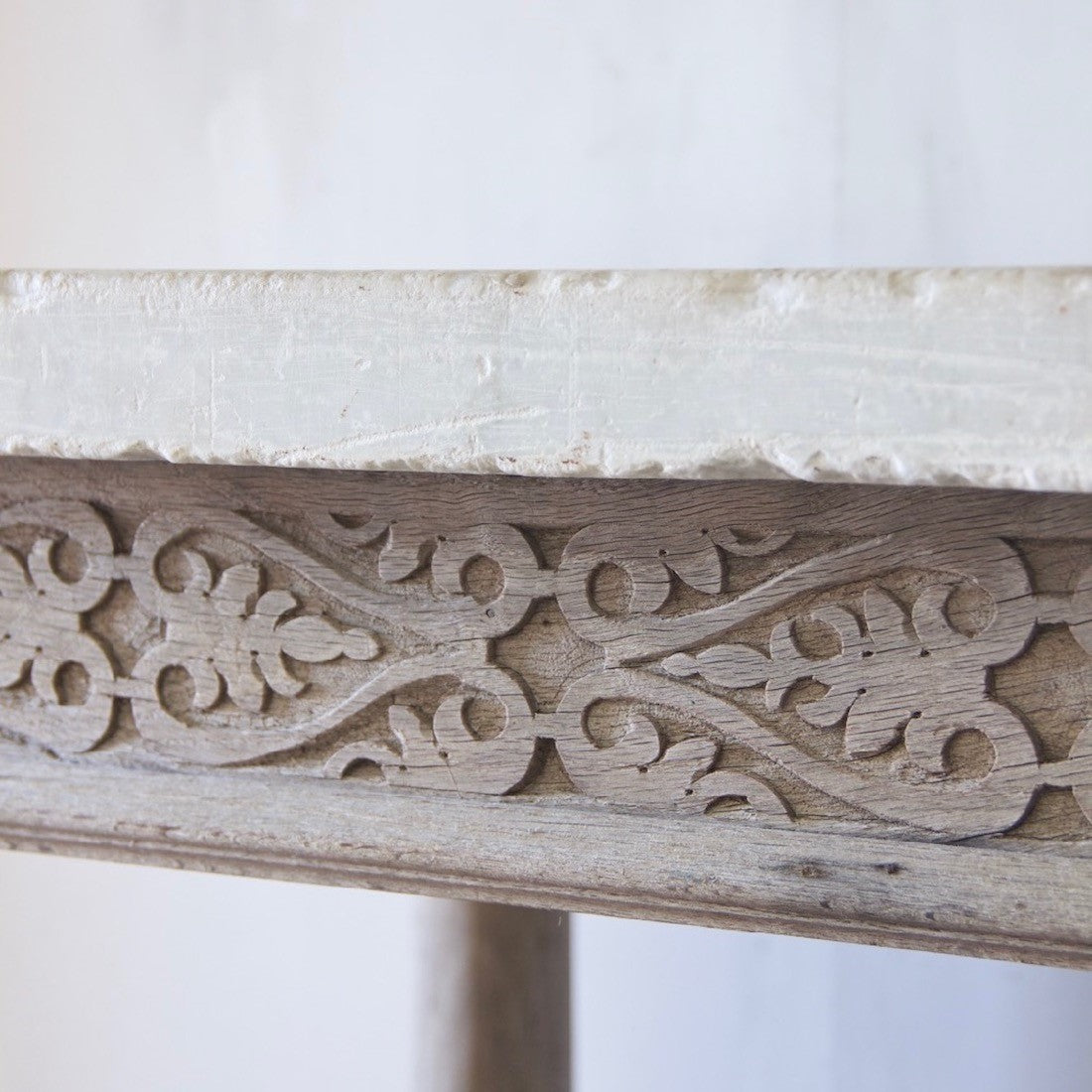 An Elizabethan table
