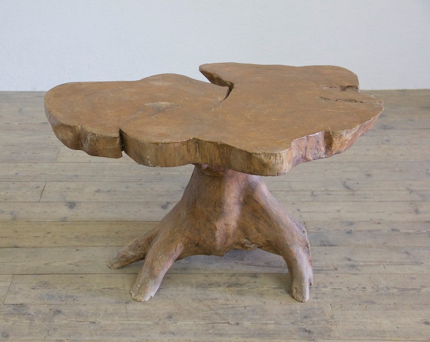 A mid C20th root table