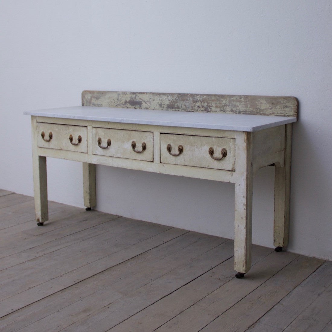 A C19th English country house dresser