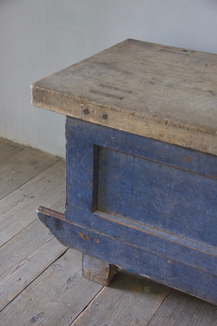 An Italian bench cupboard