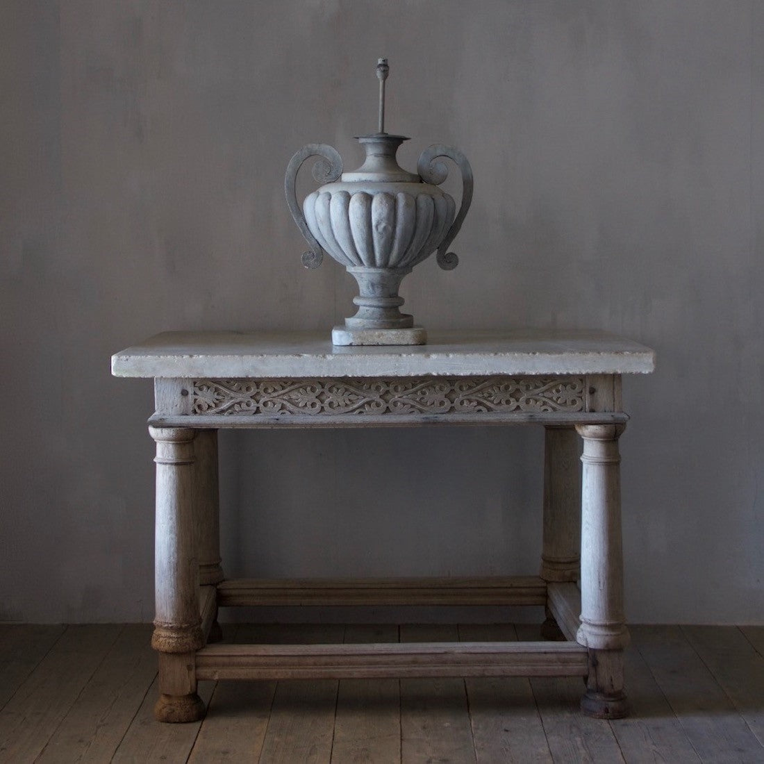 An Elizabethan table
