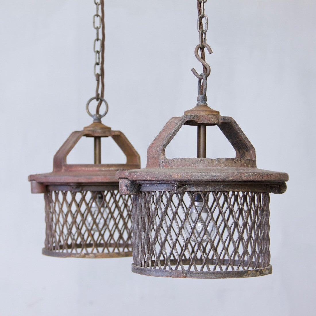 5 cage lights