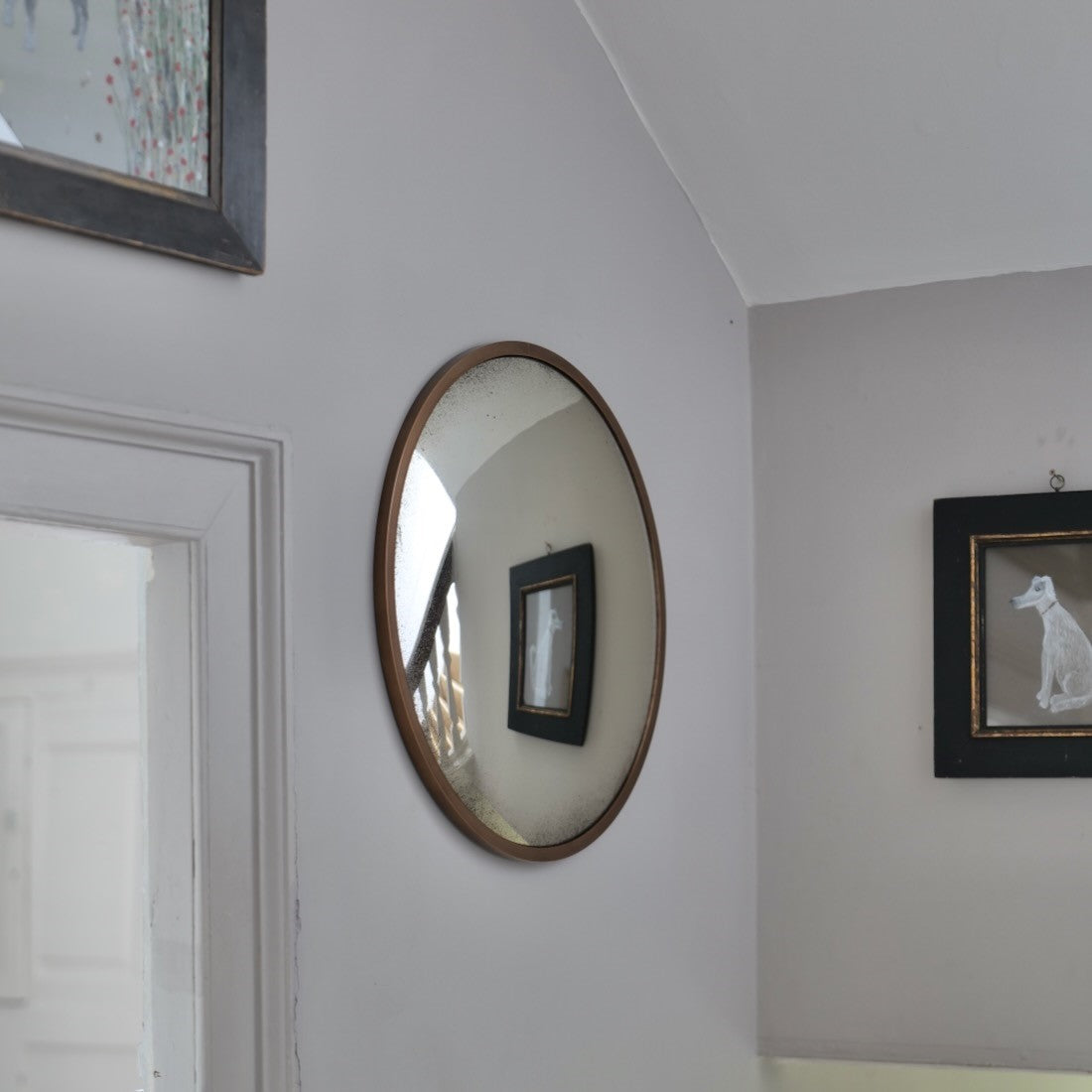 A bespoke oculus mirror
