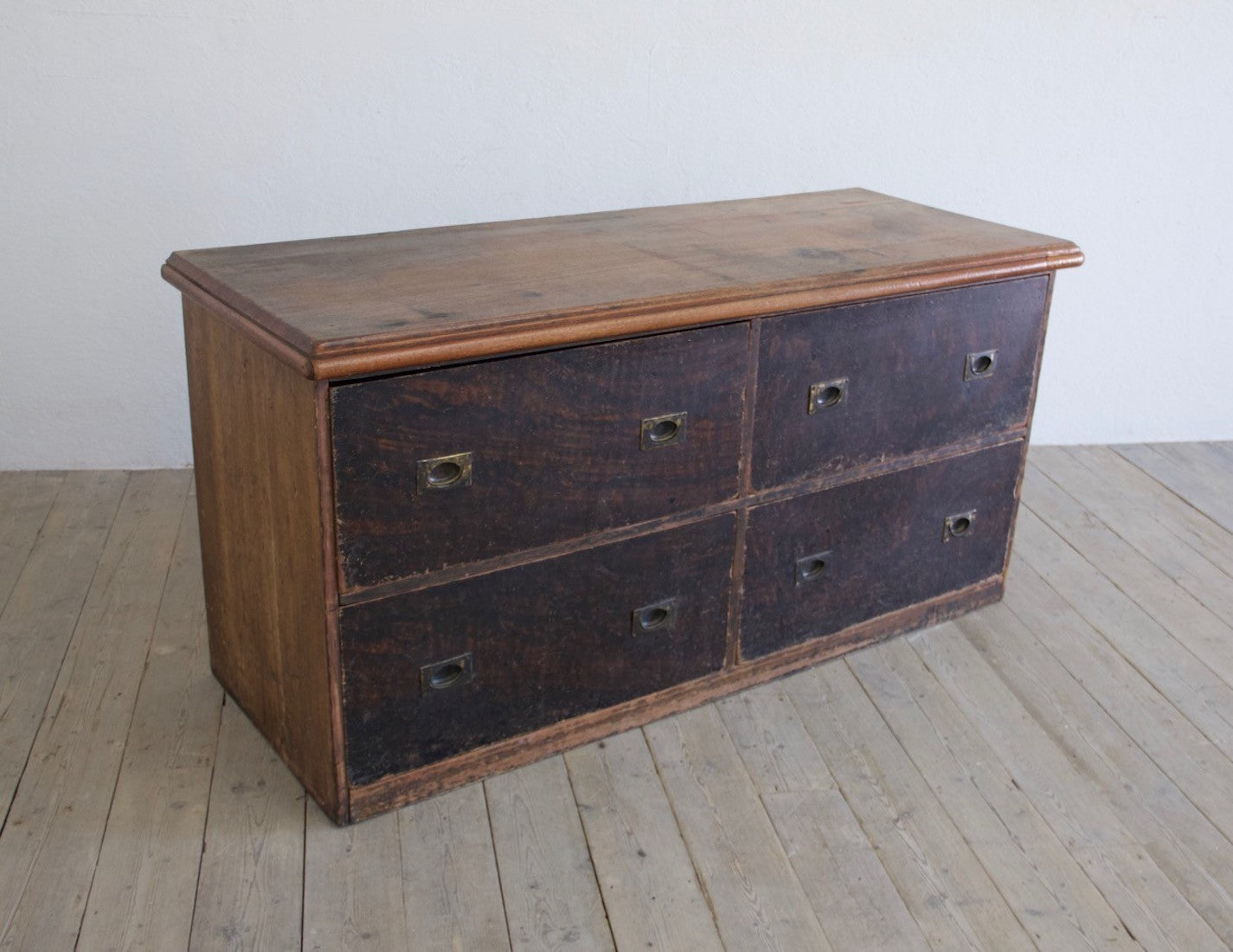 A pair of Draper's counters