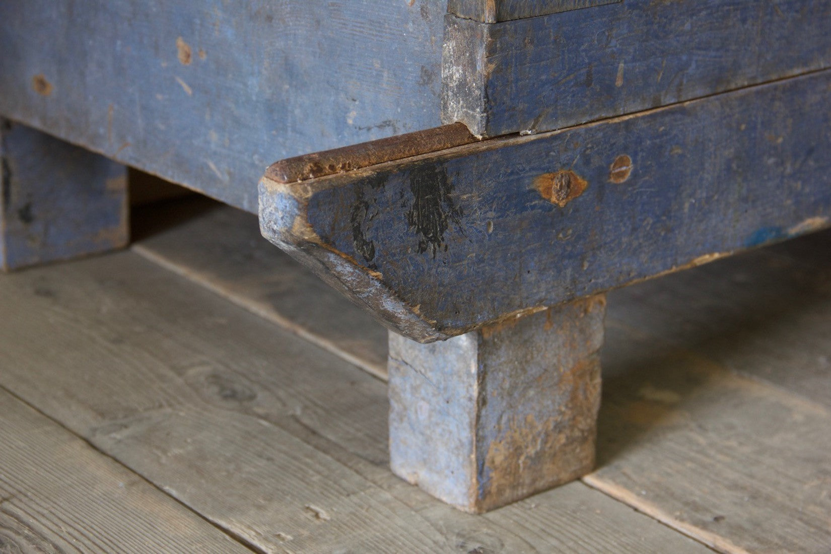 An Italian bench cupboard