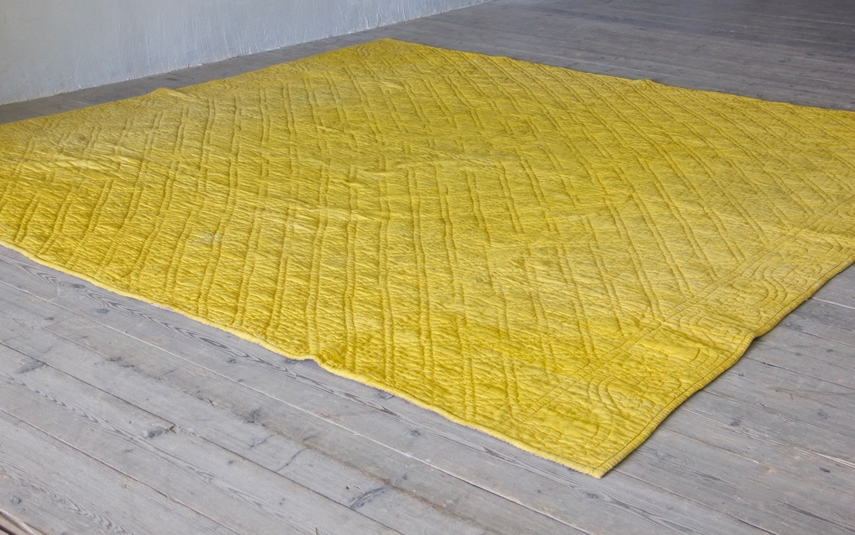 A beautiful gold 18th century silk French quilt