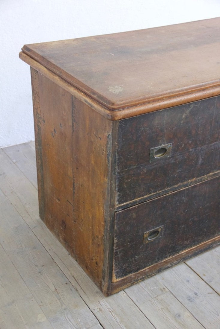 A pair of Draper's counters