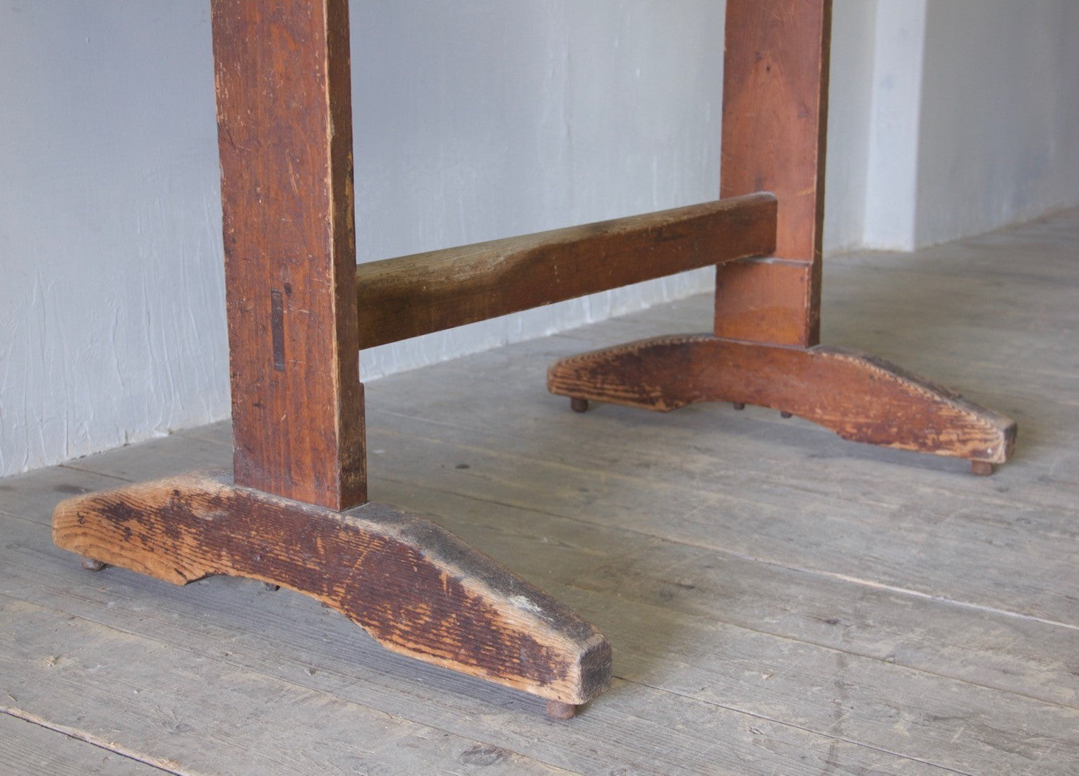 Early 20th century alphabet reading stand
