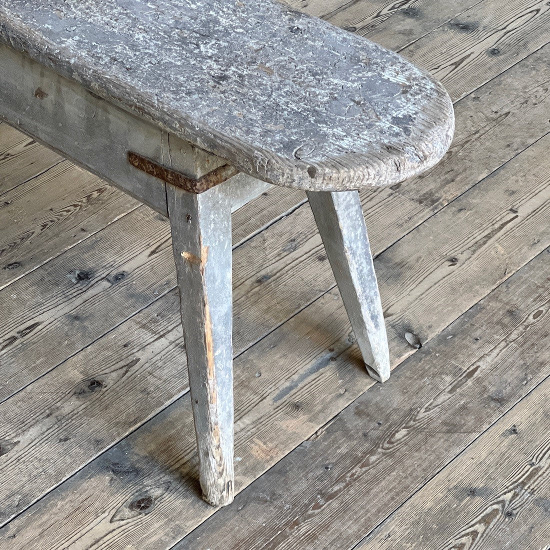 an 18th century English bench
