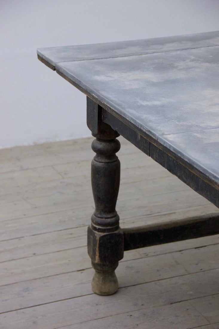 A C19th Irish refectory table