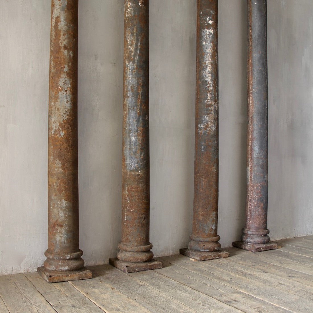 4 iron columns