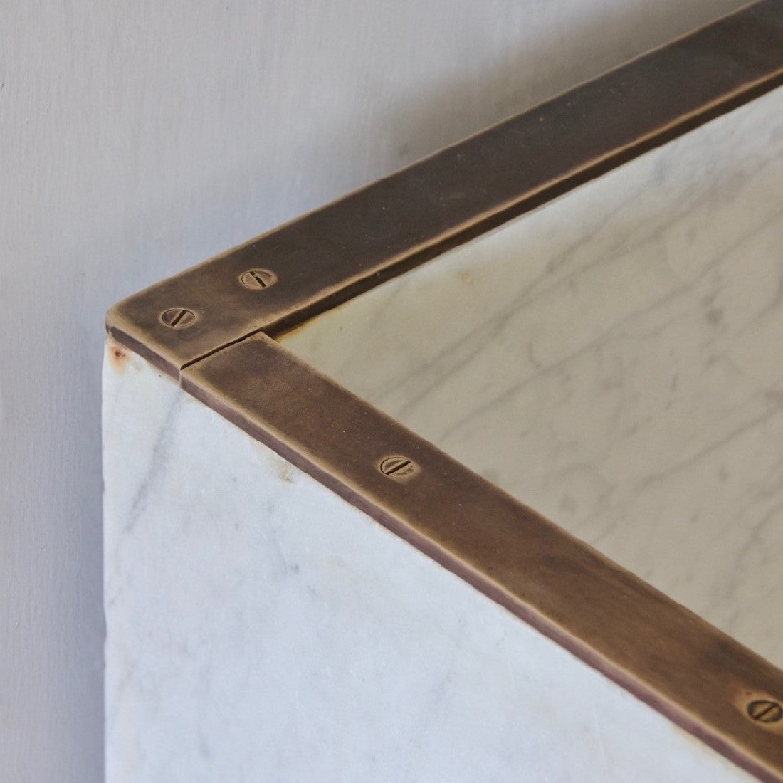 A Carrara marble bench